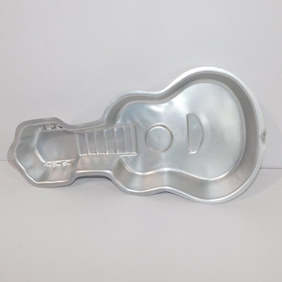 Vintage 2000 Wilton Acoustic Guitar Ukulele Birthday Party Cake Pan - Picture 2 of 4